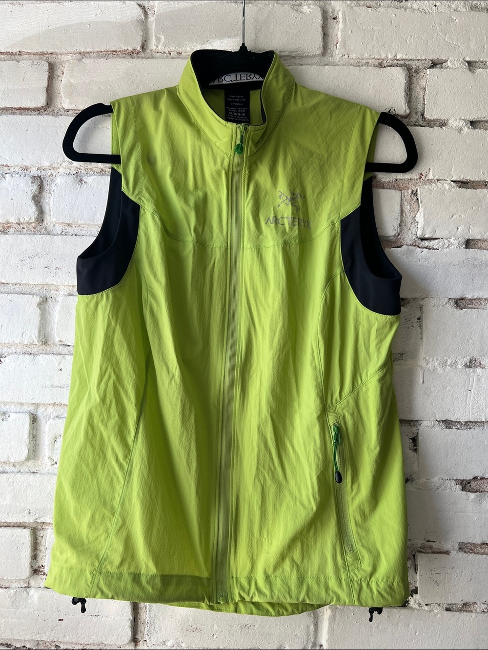 Arc'teryx Women's Neon Lime and Black Lightweight Outdoor Vest
